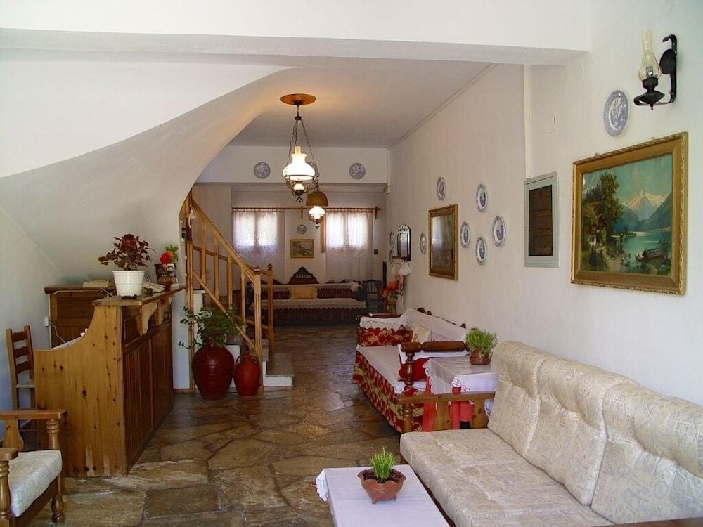 Guesthouse Christos Скопелос Екстериор снимка