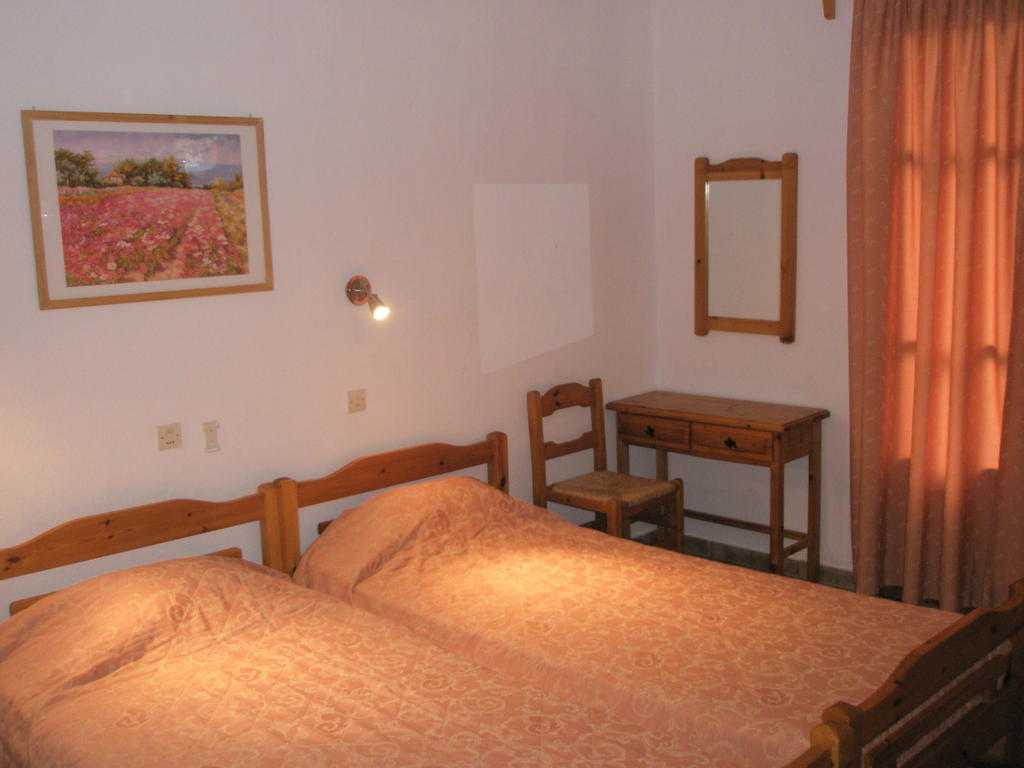 Guesthouse Christos Скопелос Екстериор снимка
