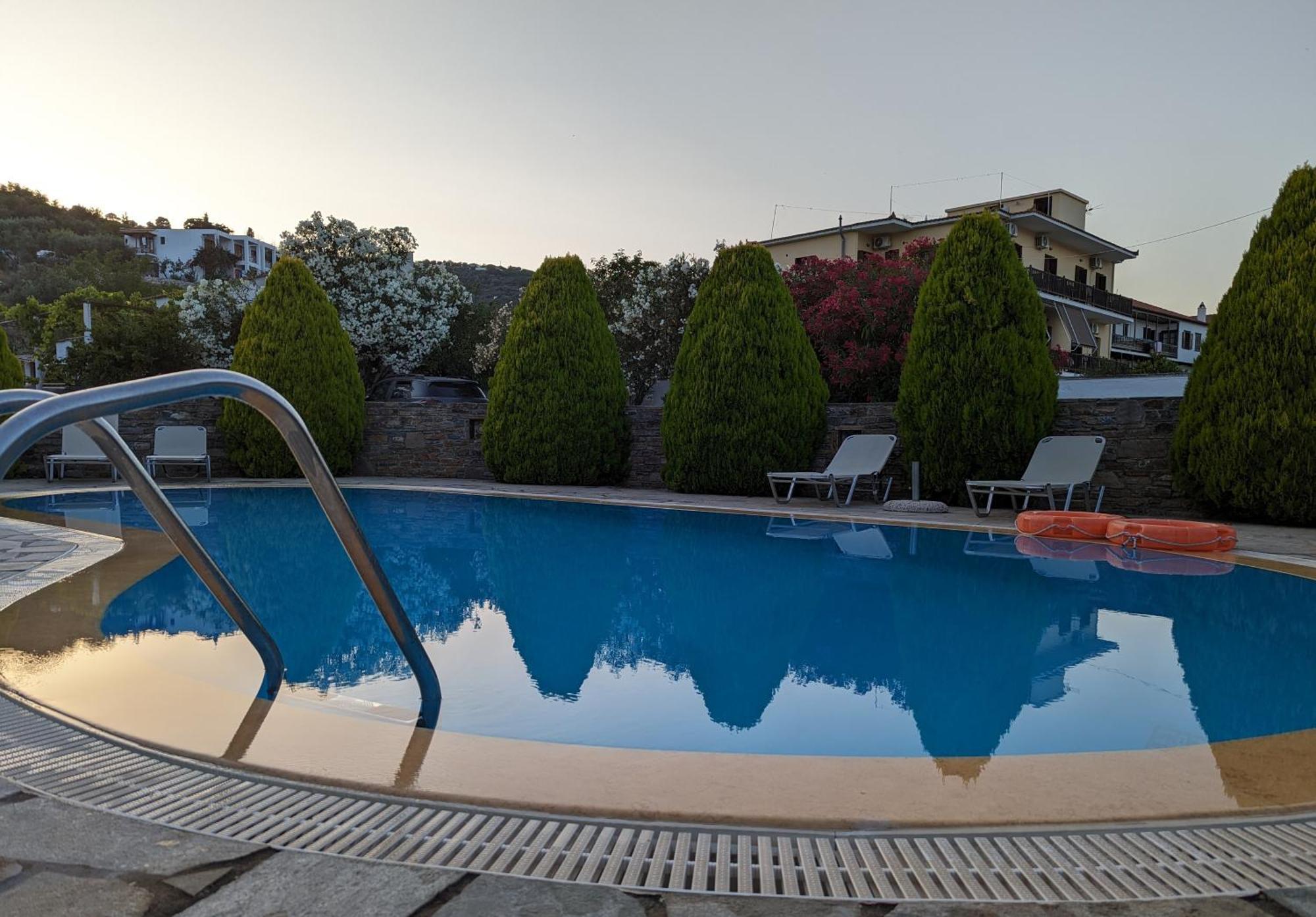 Guesthouse Christos Скопелос Екстериор снимка