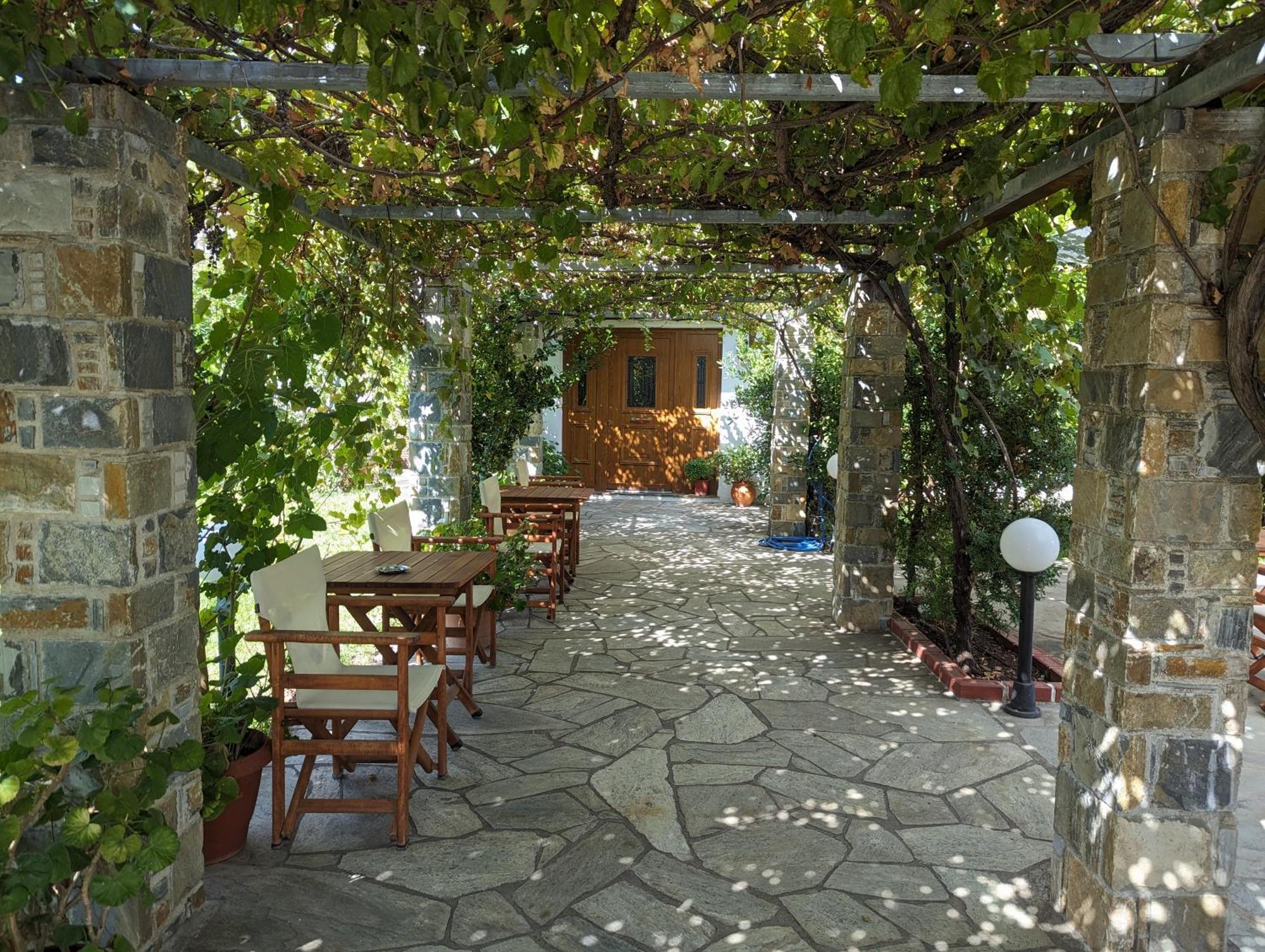 Guesthouse Christos Скопелос Екстериор снимка