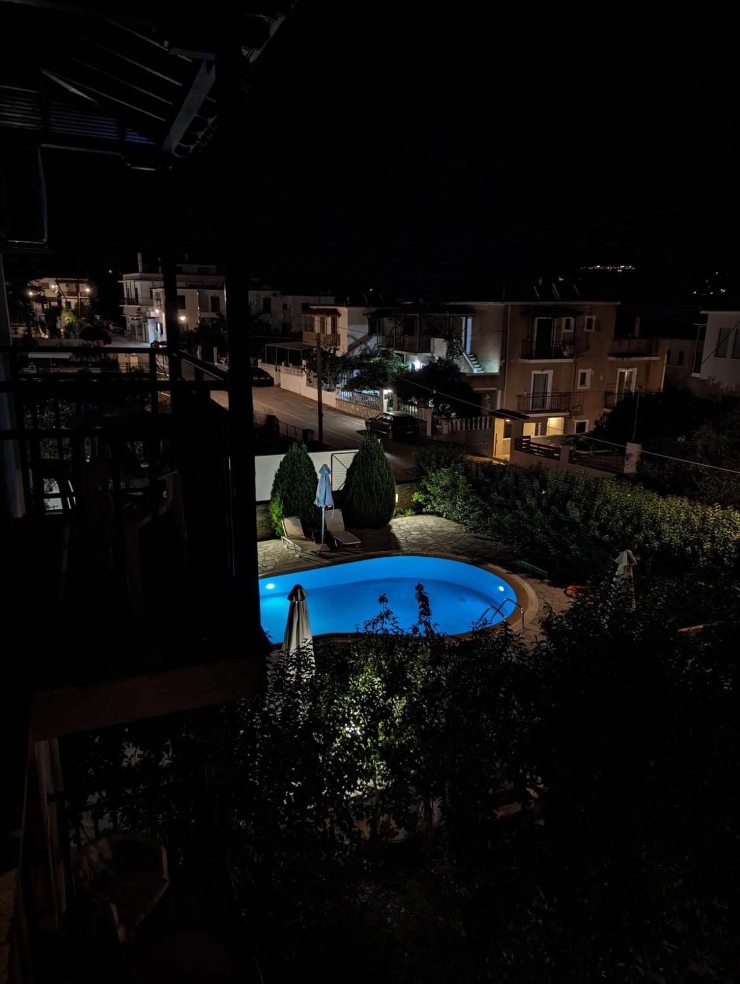 Guesthouse Christos Скопелос Екстериор снимка