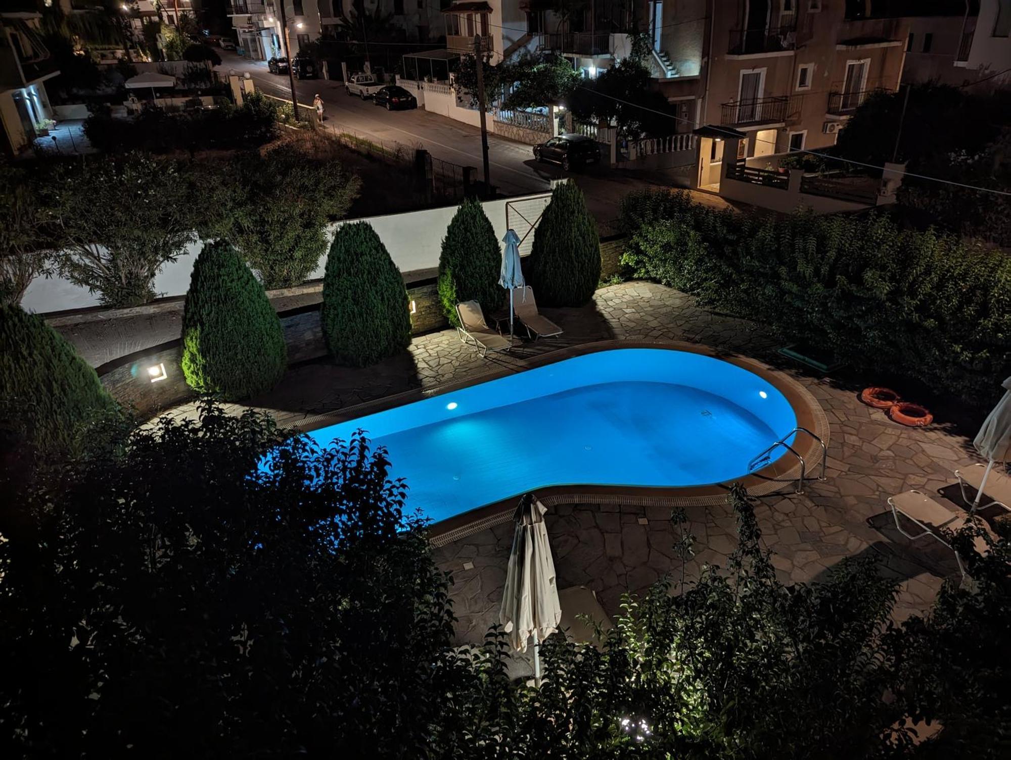 Guesthouse Christos Скопелос Екстериор снимка