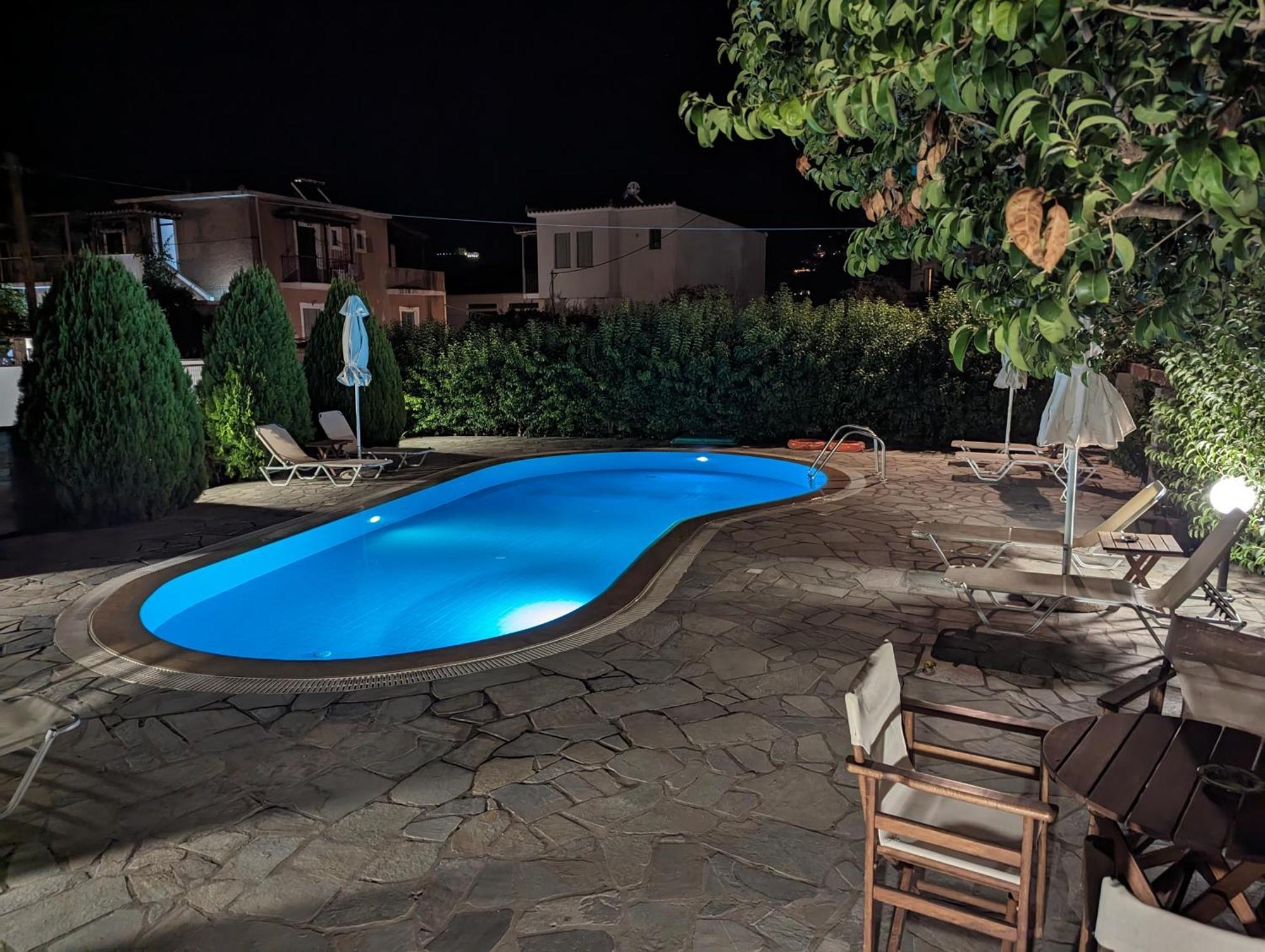 Guesthouse Christos Скопелос Екстериор снимка