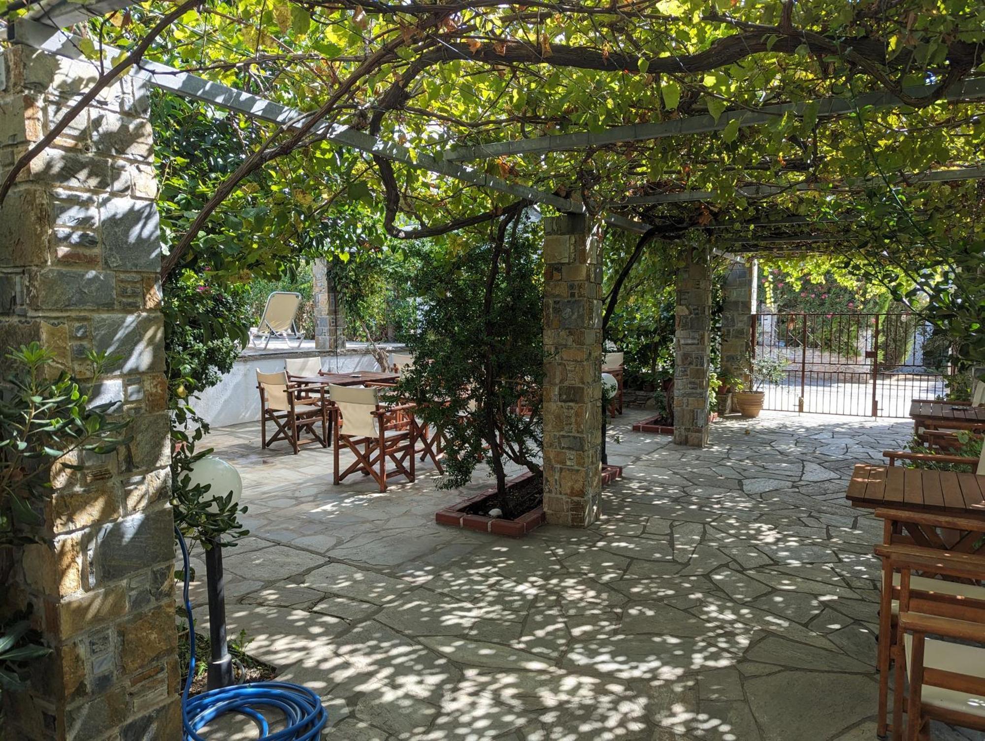 Guesthouse Christos Скопелос Екстериор снимка