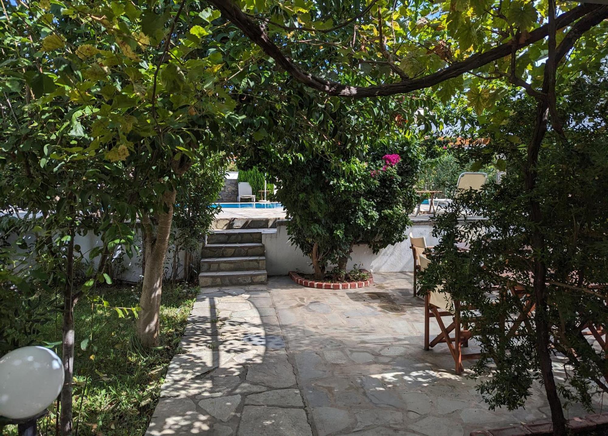 Guesthouse Christos Скопелос Екстериор снимка