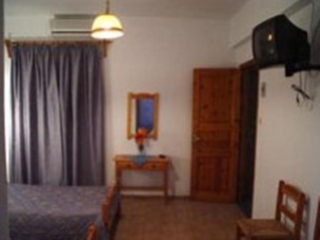 Guesthouse Christos Скопелос Стая снимка