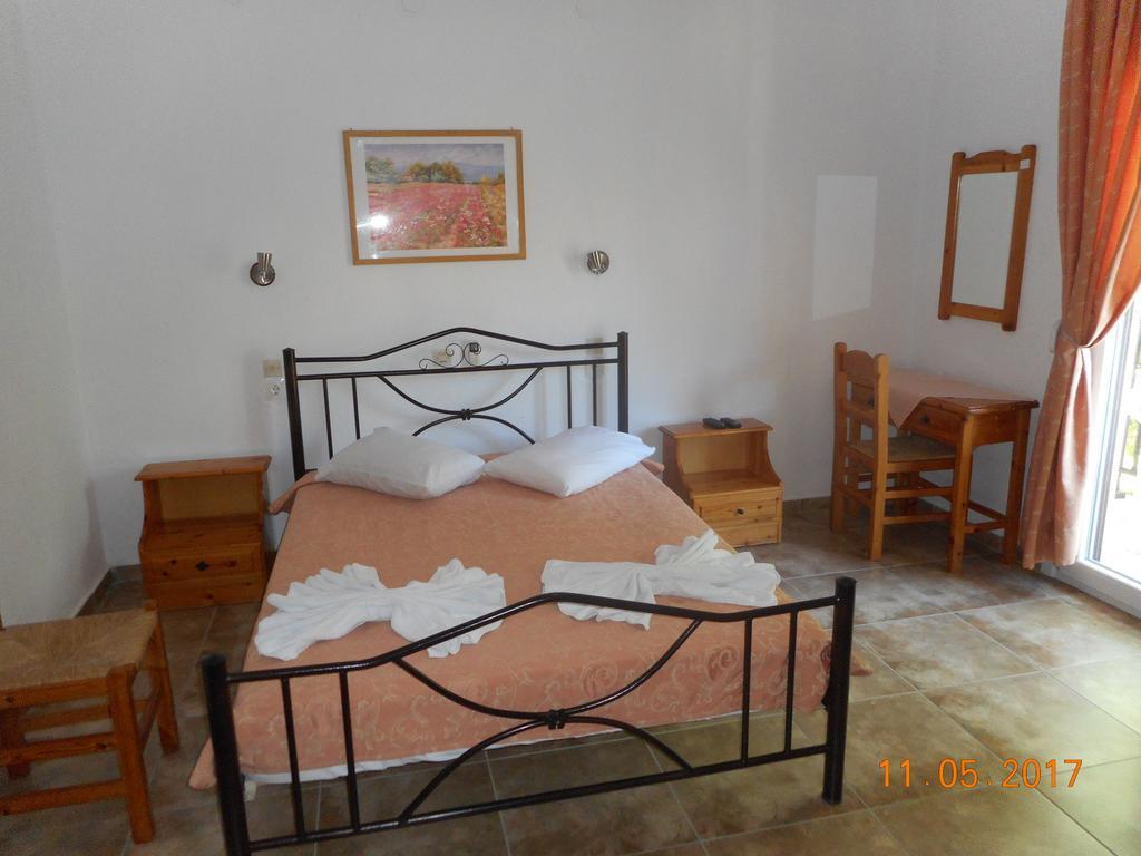 Guesthouse Christos Скопелос Екстериор снимка